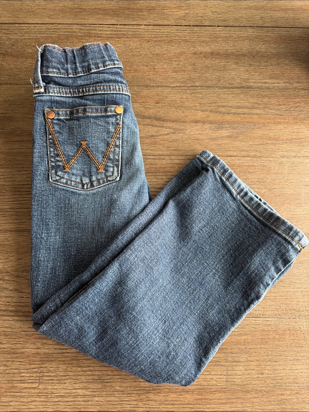Wrangler Straight Leg Women's Denim Jeans in Medium Blue